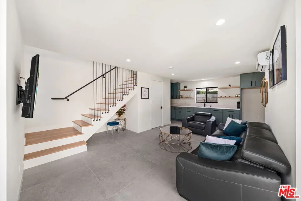 8982 Norma Place, Los Angeles, California, United States. - Photo 4
