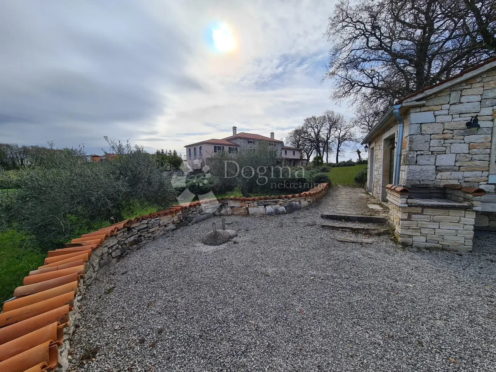 Exterior photo 10