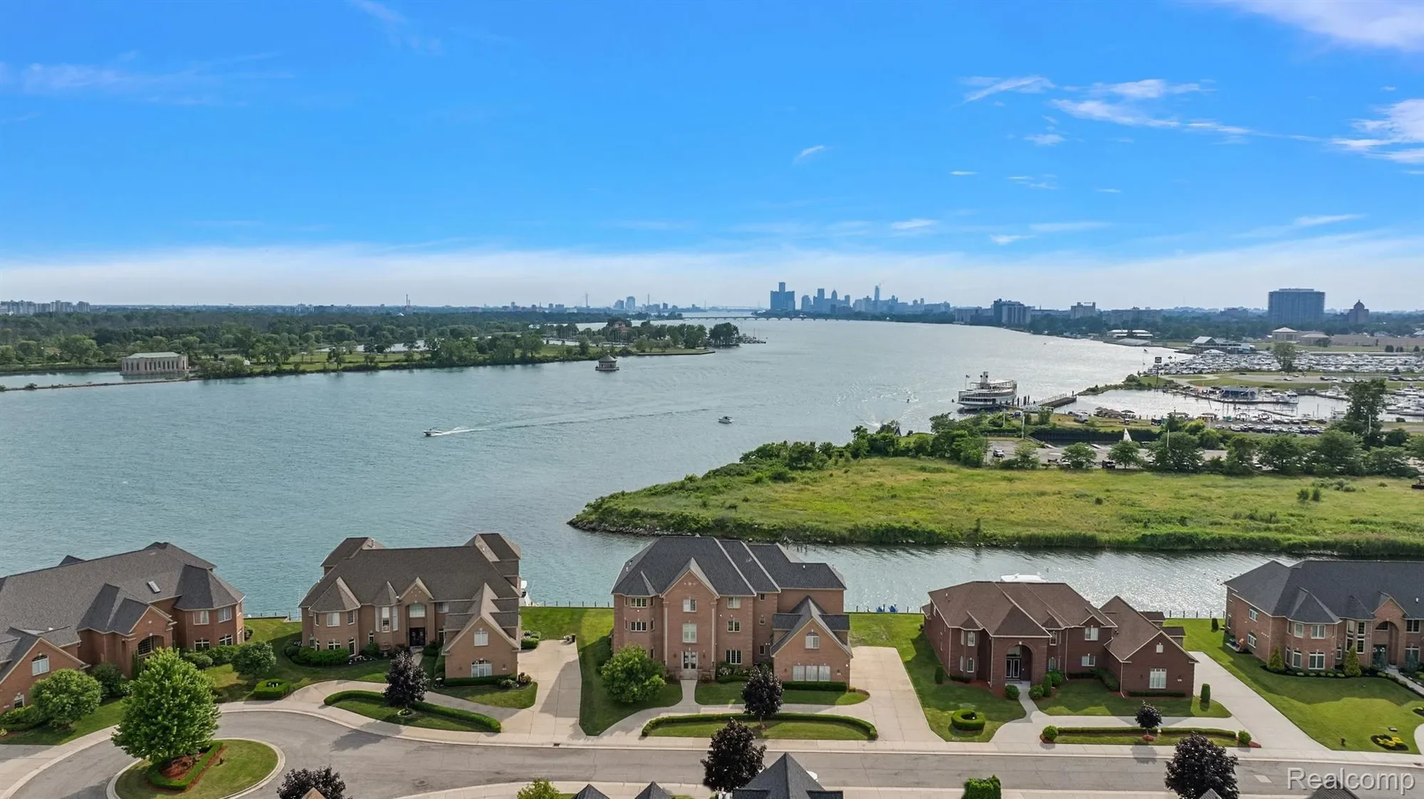 18 SAND BAR Lane, Detroit, MI 48214, Detroit, Michigan, United States. - Photo 49