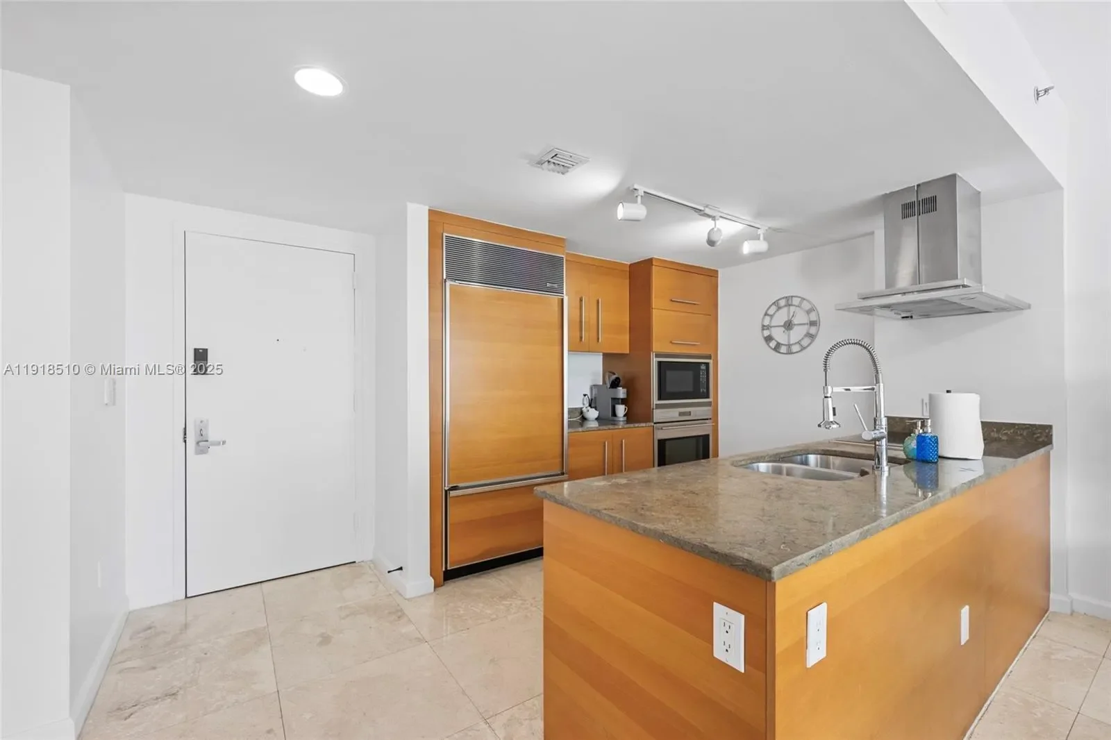 485 Brickell Ave 3503, Miami, Florida, United States. - Photo 2
