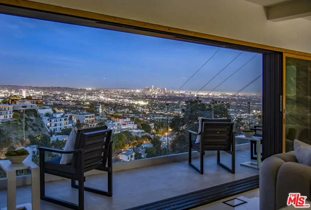 8638 Hollywood Boulevard, Los Angeles, California, United States. - Photo 9