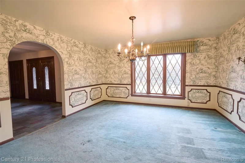303 E Snell Road, Rochester, MI 48306, Rochester, Michigan, United States. - Photo 16
