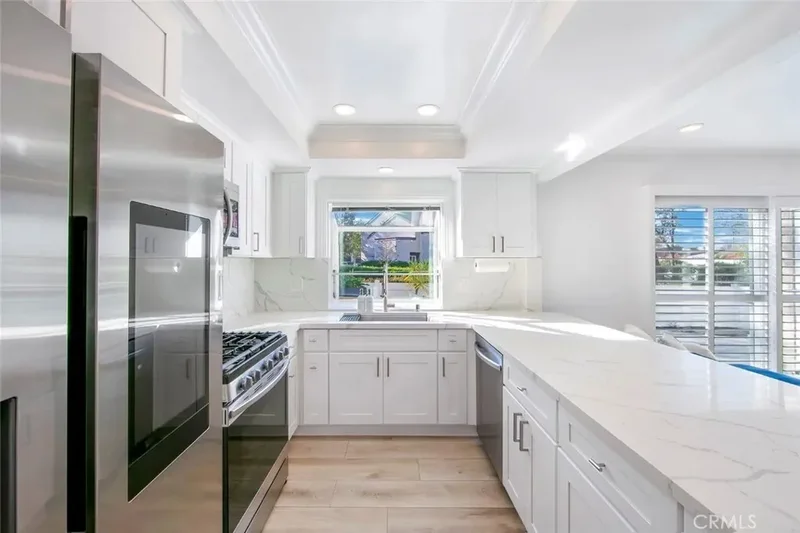 918 Hyde Court, Costa Mesa, California, United States. - Photo 12
