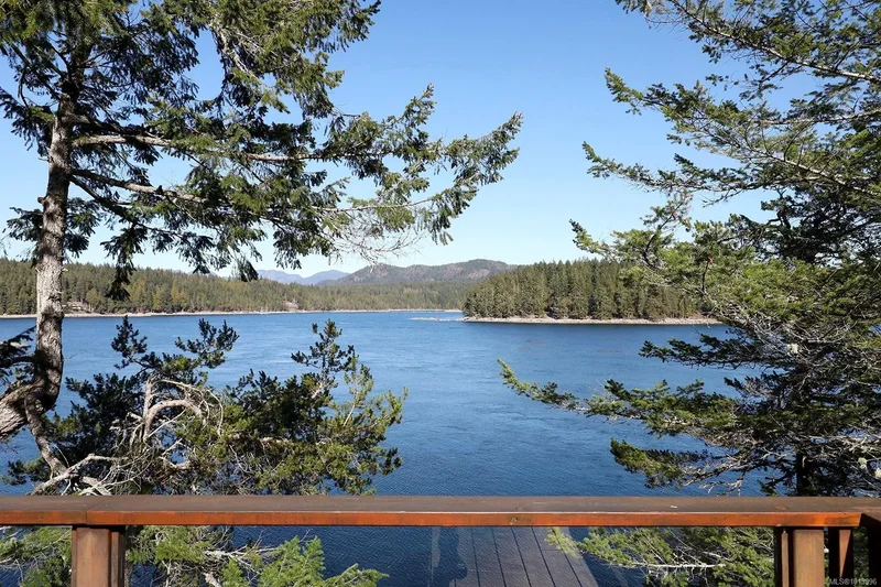 651 Gorge Harbour, Strathcona B, British Columbia, Canada. - Photo 32
