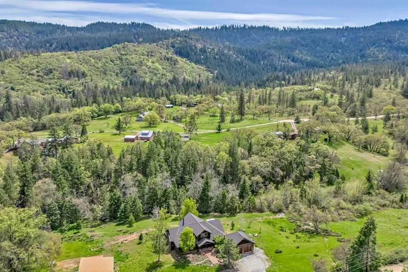 545 Conifer Way , Ashland, OR 97520, Ashland, Oregon, United States. - Photo 44