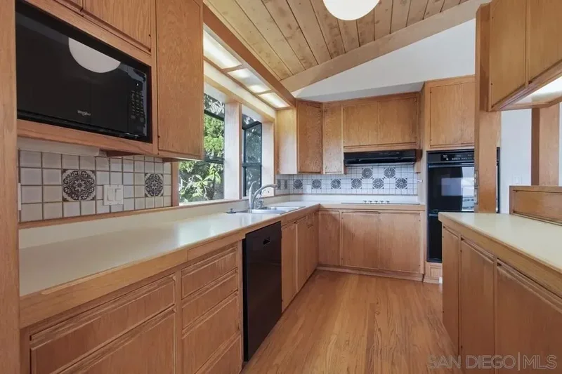 6121 La Pintura, San Diego, California, United States. - Photo 10