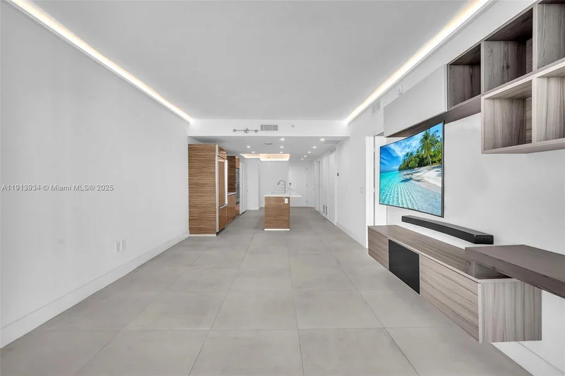 460 NE 28th St, Miami, Florida, United States. - Photo 1
