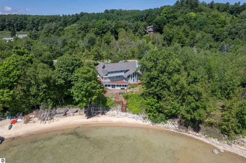 14088 Bluff Road, Traverse City, MI 49686, Traverse City, Michigan, United States. - Photo 64