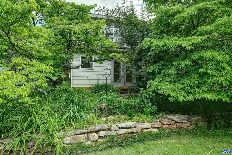 2425 JEFFERSON PARK AVE, Charlottesville, VA, 22903, USA, Charlottesville, Virginia, United States. - Photo 64