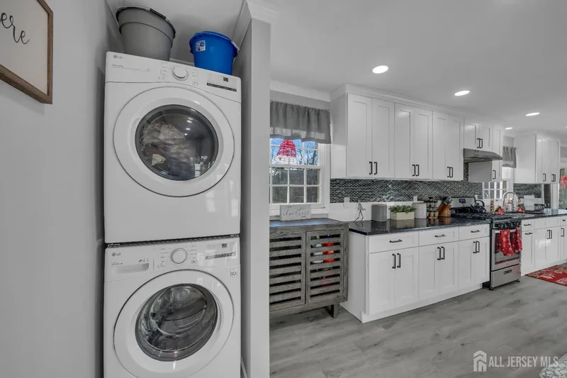 1 Kerry Court, Old Bridge, NJ 08857, Old Bridge Township, New Jersey, United States. - Photo 18