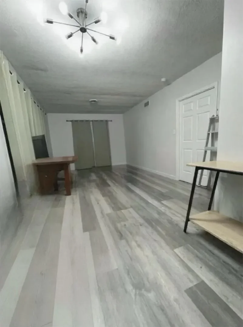 21990 W 6th Street, Lindenhurst, Illinois, United States. - Photo 17