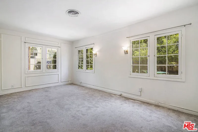 1016 S Curson Avenue, Los Angeles, California, United States. - Photo 17