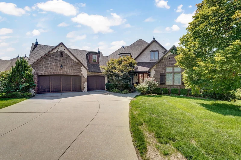 5909 S Brightwater Trail, Springfield, MO 65810, Springfield, Missouri, United States. - Photo 25