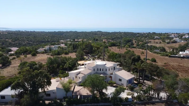 Stunning property with sea view in a dream location.