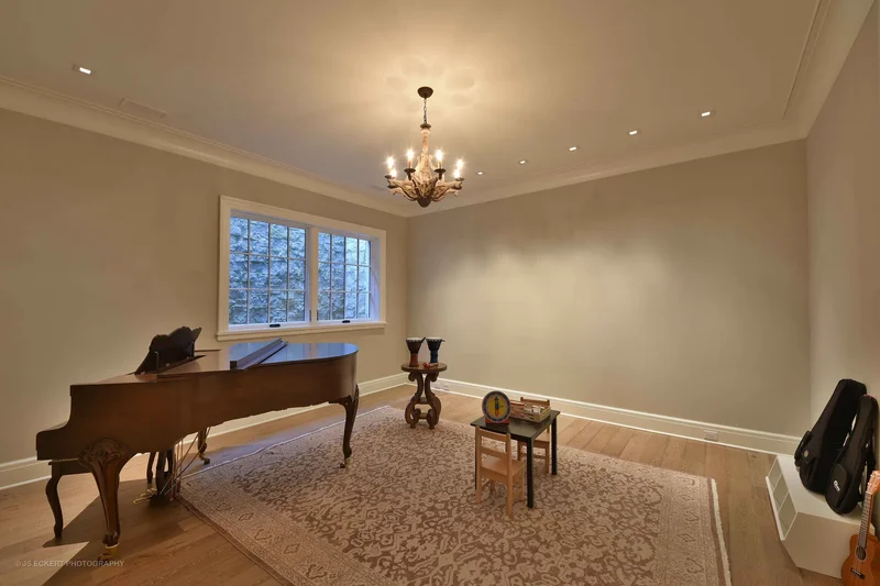 61 Sequoia Court , Lake Forest, IL 60045, Lake Bluff, Illinois, United States. - Photo 26