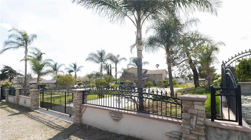 9408 Poplar Avenue, Fontana, California, United States. - Photo 9