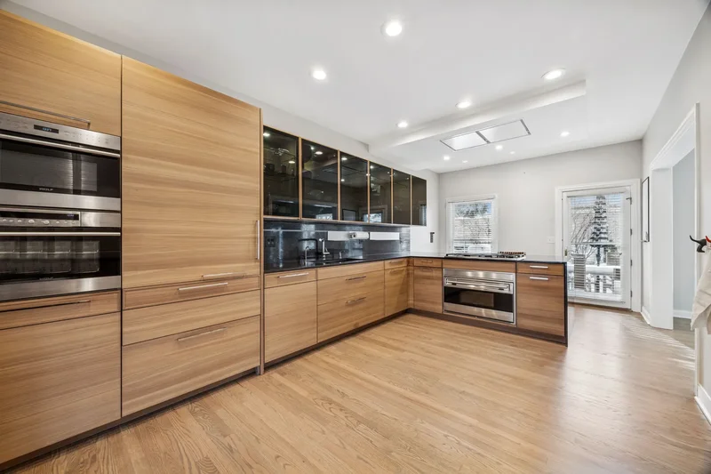 28 S Clay Street, Hinsdale, Illinois, United States. - Photo 8