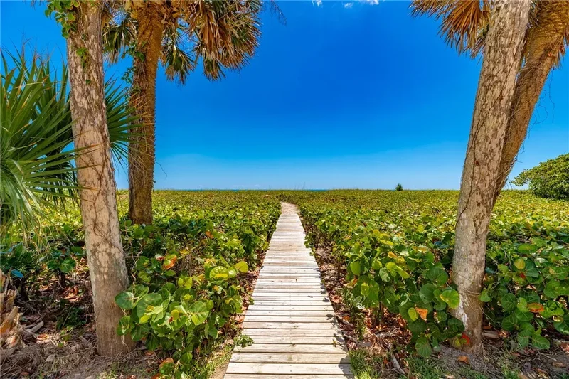 1916 Ocean, Vero Beach, Florida, United States. - Photo 5