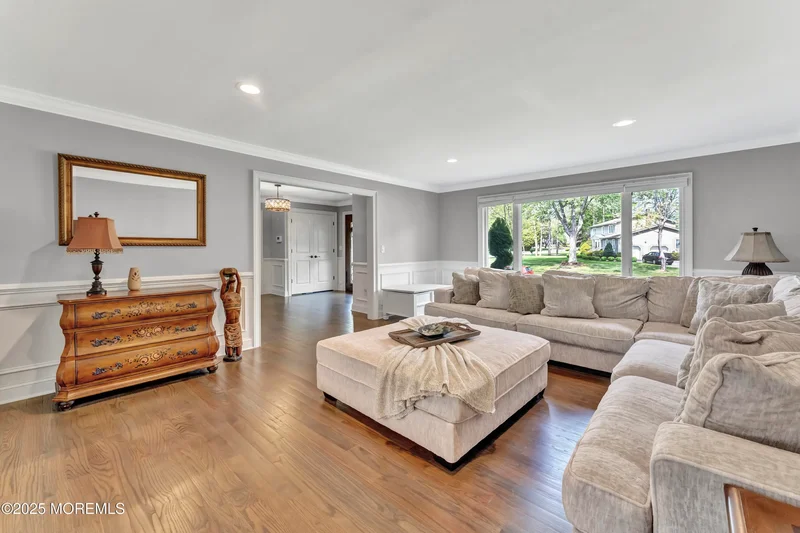 25 Briar Hill Drive, Manalapan, NJ 07726, Manalapan Township, New Jersey, United States. - Photo 9
