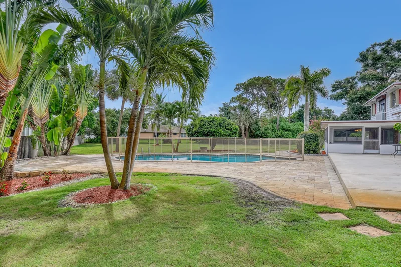 852 Palo Verde Court, Haverhill, FL 33415, West Palm Beach, Florida, United States. - Photo 53
