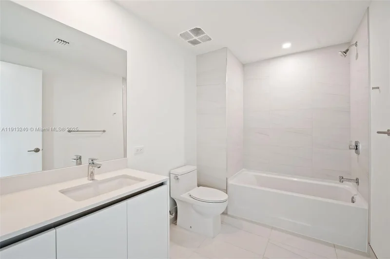 900 N Ocean Blvd 1606, Hillsboro Beach, Florida, United States. - Photo 6