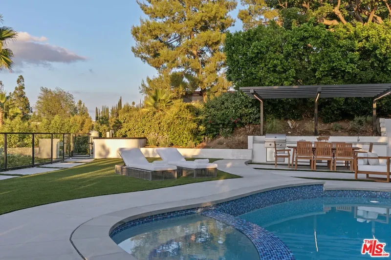 18101 Green Meadow Drive, Los Angeles, California, United States. - Photo 61