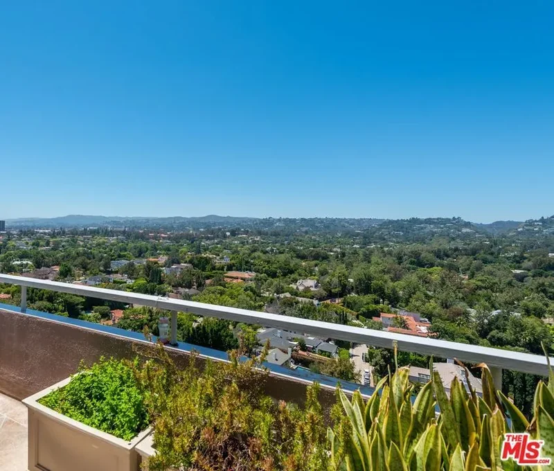 865 Comstock Avenue PHD, Los Angeles, California, United States. - Photo 23