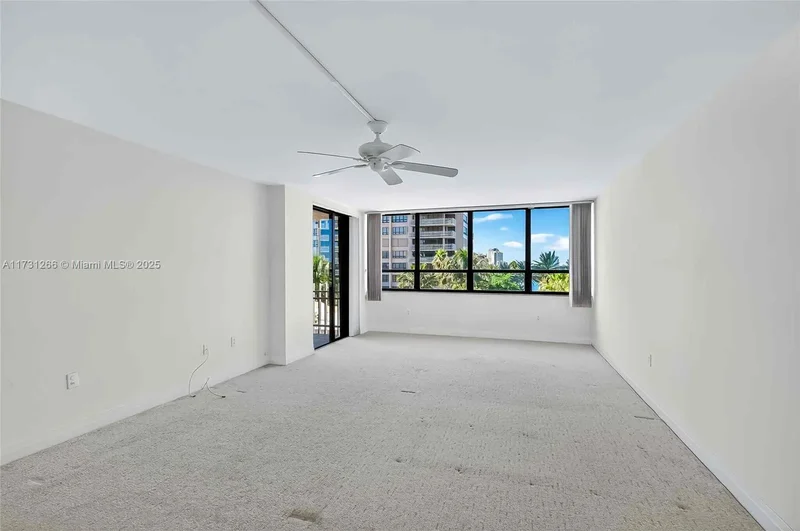 2 Grove Isle Dr B404, Miami, Florida, United States. - Photo 21
