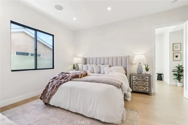 8006 Lloyd Avenue, Los Angeles, California, United States. - Photo 13