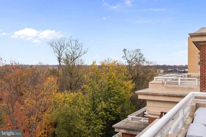 625 SLATERS LN, Alexandria, Virginia, United States. - Photo 6