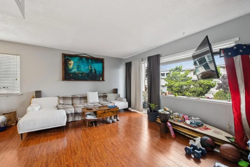 121 Lorton Avenue, Burlingame, California, United States. - Photo 13