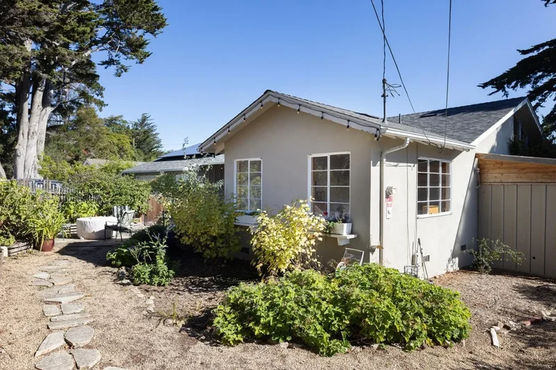 26027 Mesa Drive, Carmel-by-the-Sea, California, United States. - Photo 11