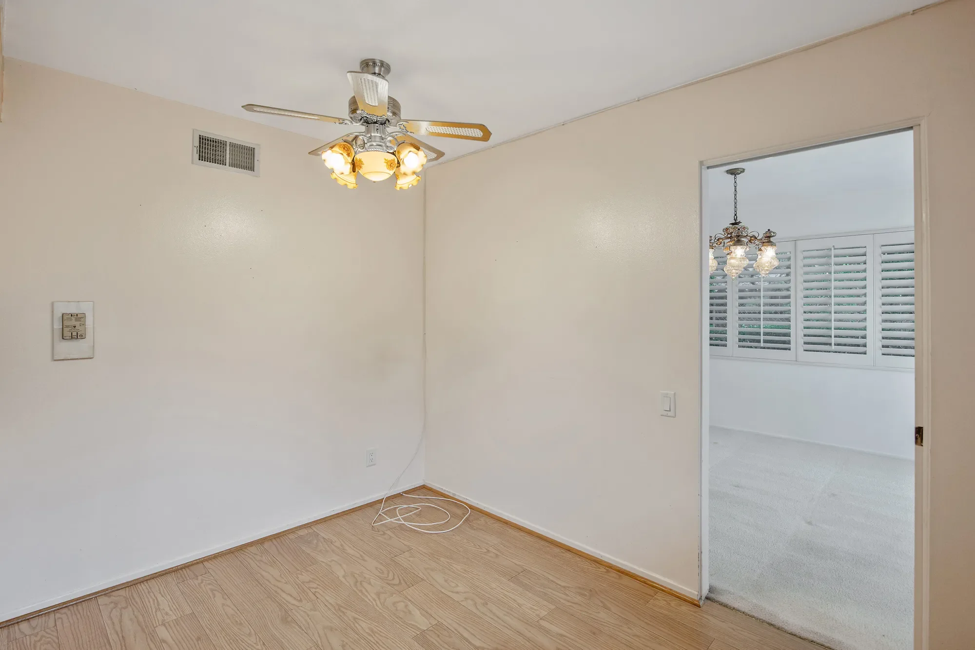 23325 Bessemer Street, Woodland Hills, CA 91367, Los Angeles, California, United States. - Photo 24