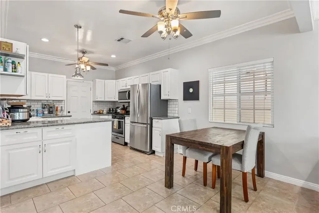14835 Kittridge Street, Los Angeles, California, United States. - Photo 3