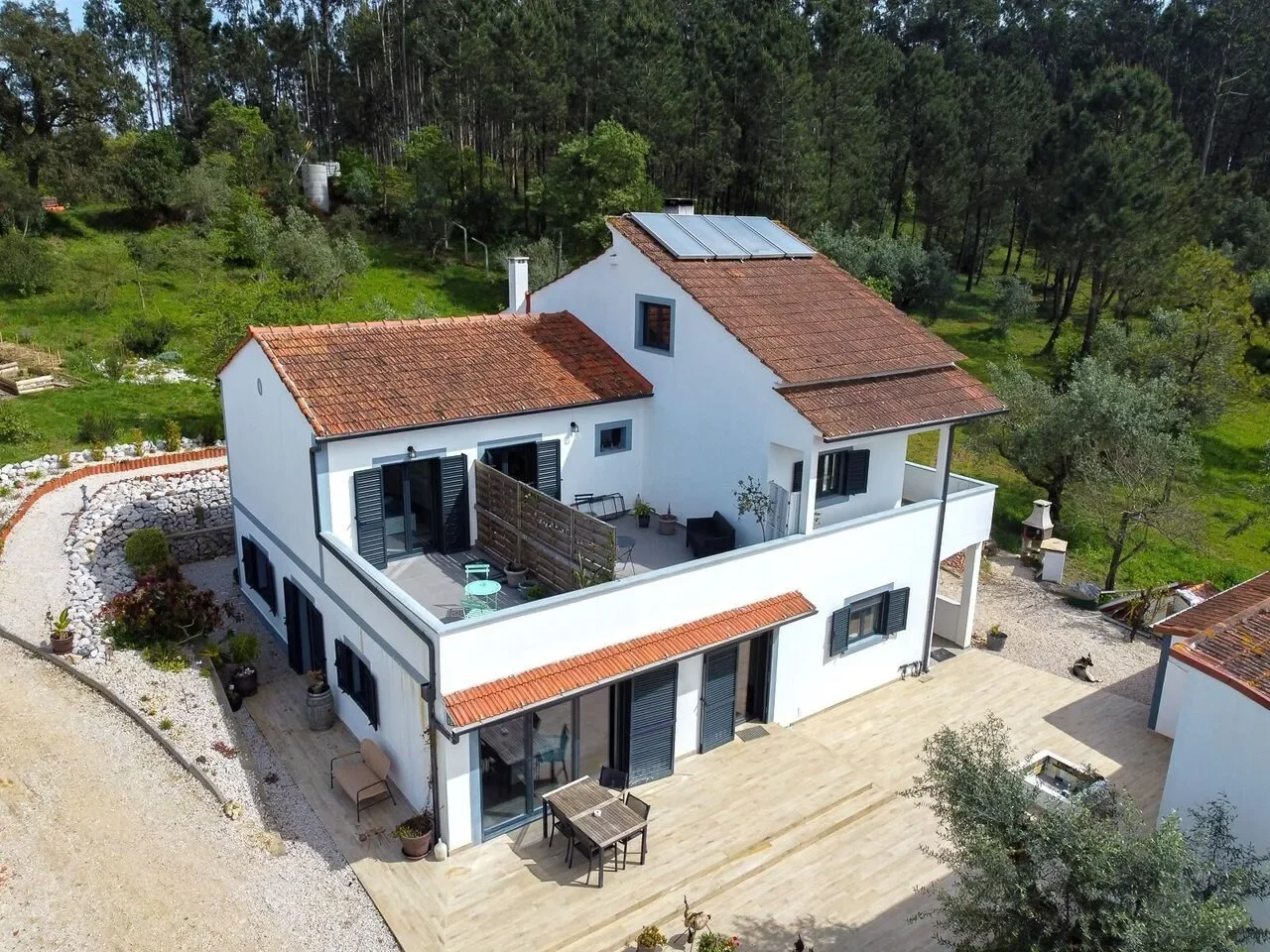 Exterior photo 3