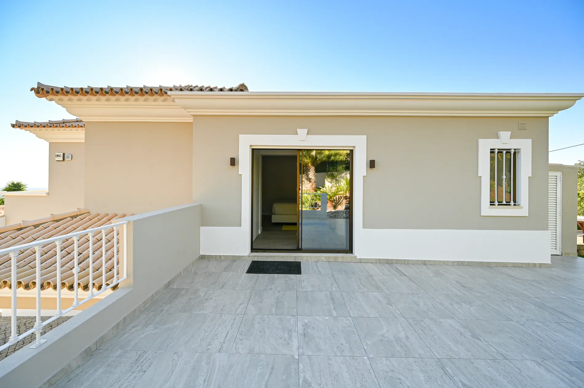 Exterior photo 10