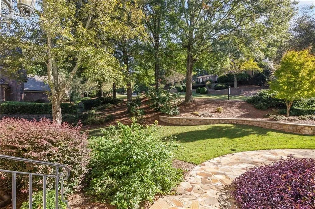 1655 Misty Oaks Drive, Atlanta, Georgia, United States. - Photo 51