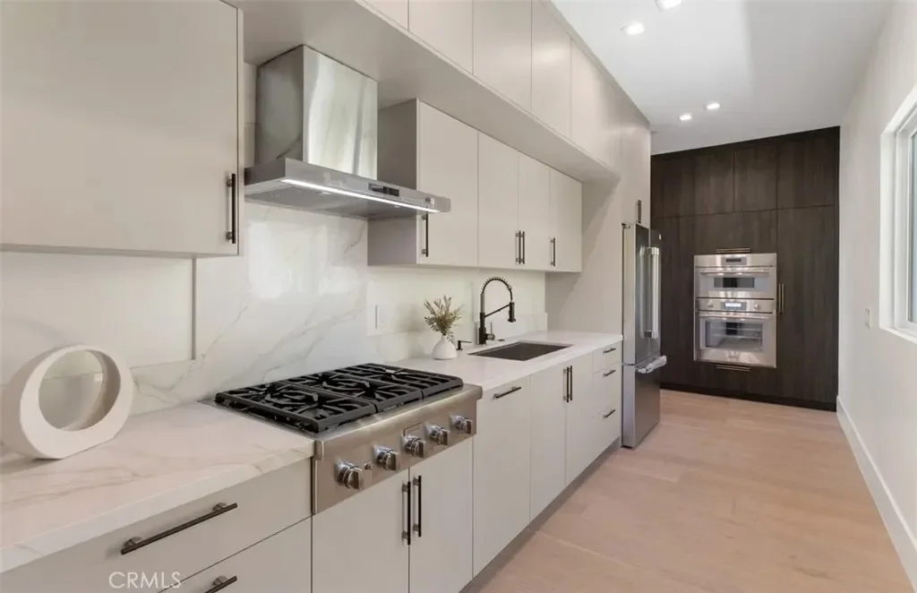 4 Narbonne, Newport Beach, California, United States. - Photo 18