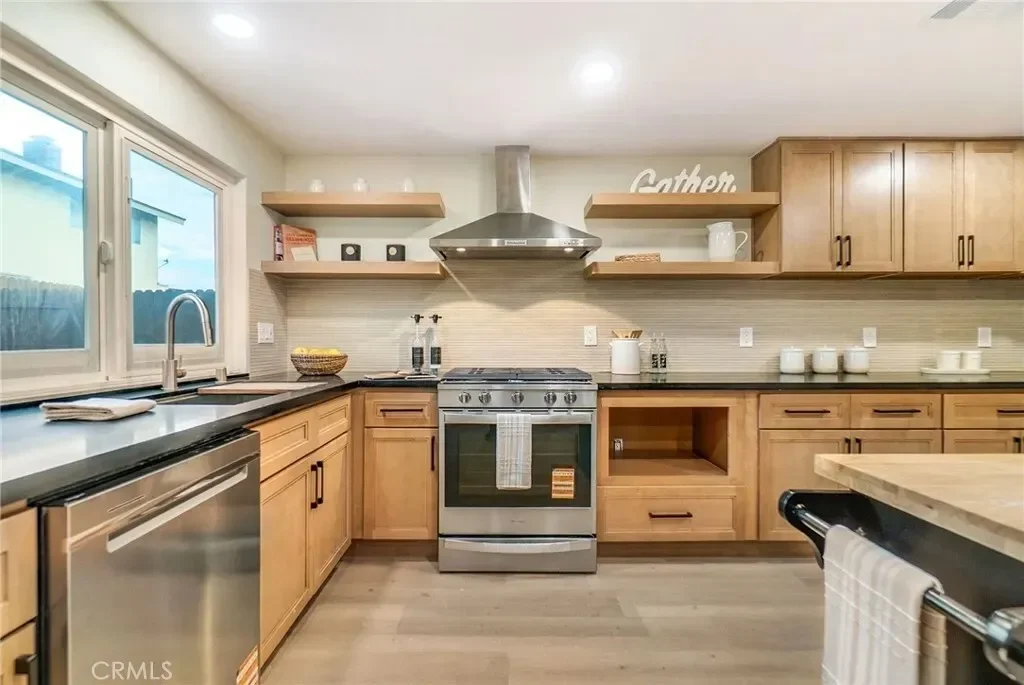 1381 Penrith, Tustin, California, United States. - Photo 37