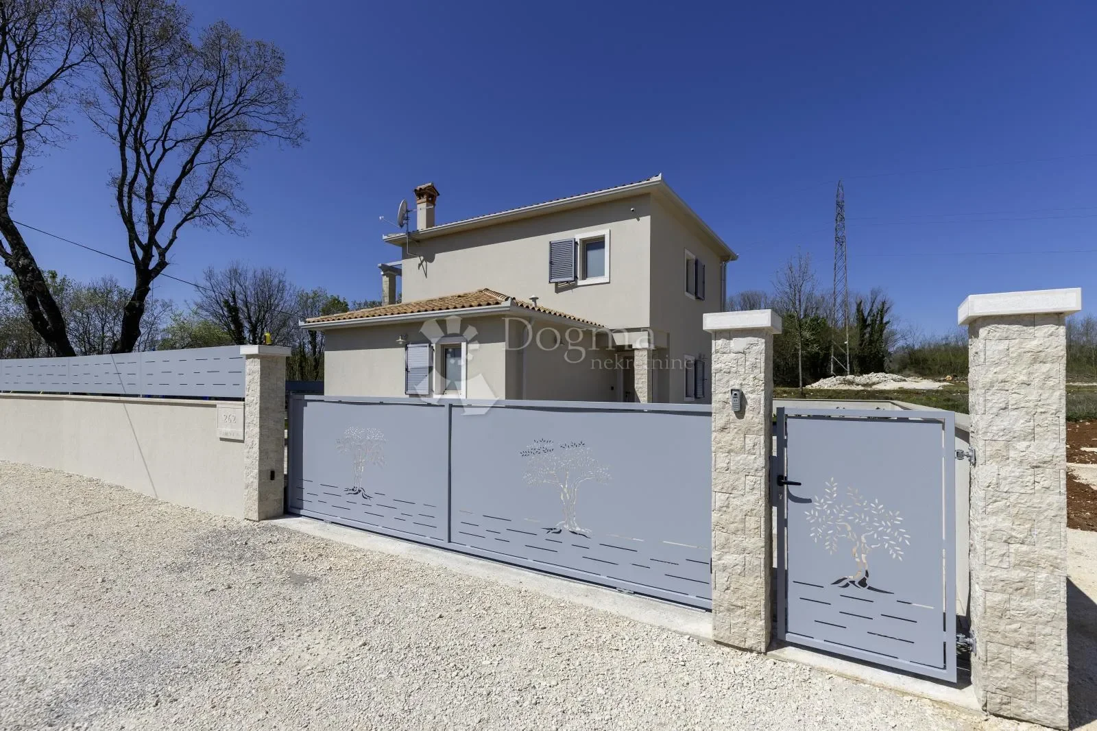 Exterior photo 12