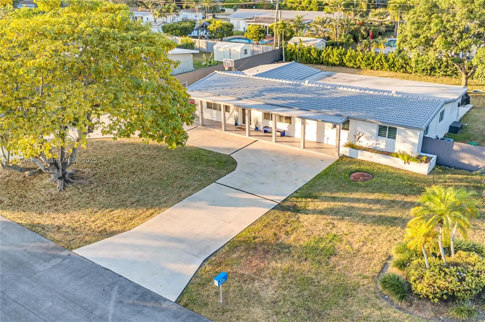 8501 SW 142nd St, Coral Gables, Florida, United States. - Photo 43