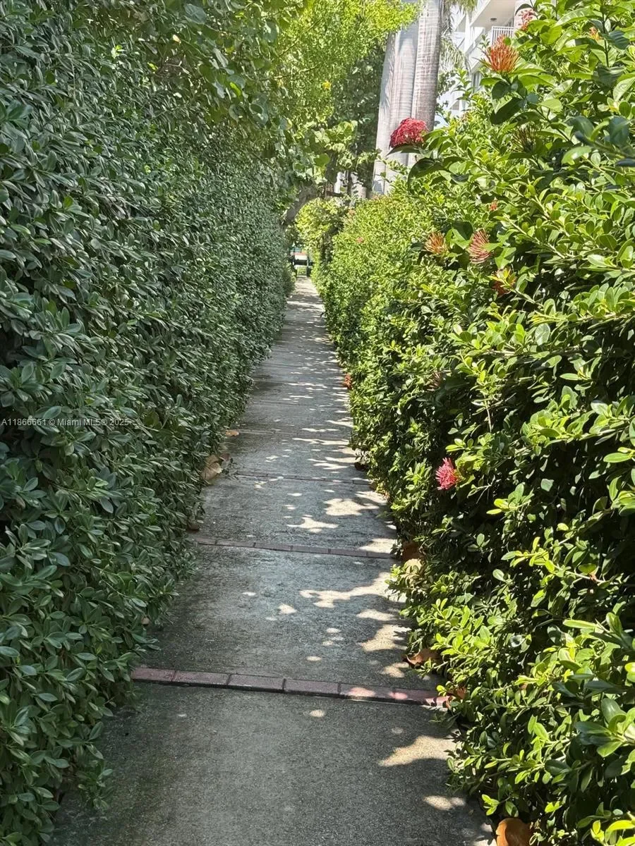 265 Grapetree Dr 110, Key Biscayne, Florida, United States. - Photo 35