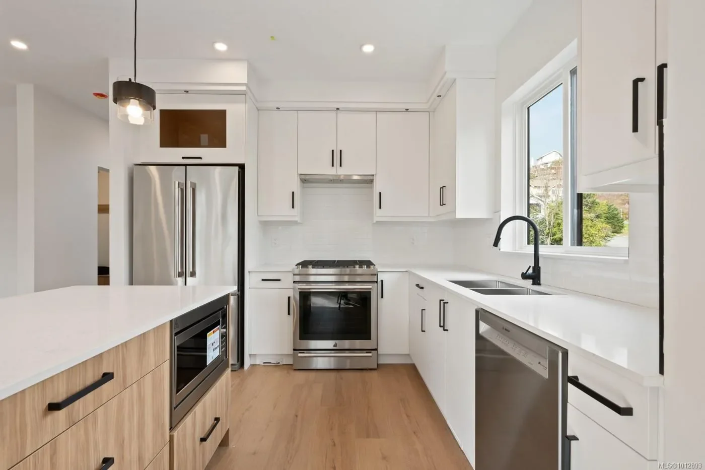 556 Belford Pl, Langford, British Columbia, Canada. - Photo 8