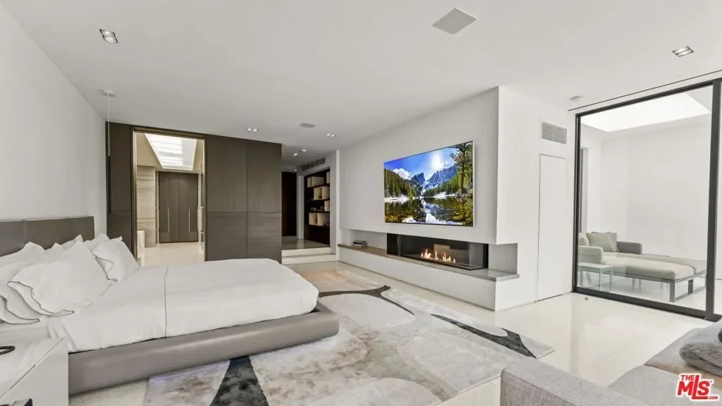 16032 VALLEY VISTA Boulevard, Los Angeles, California, United States. - Photo 38