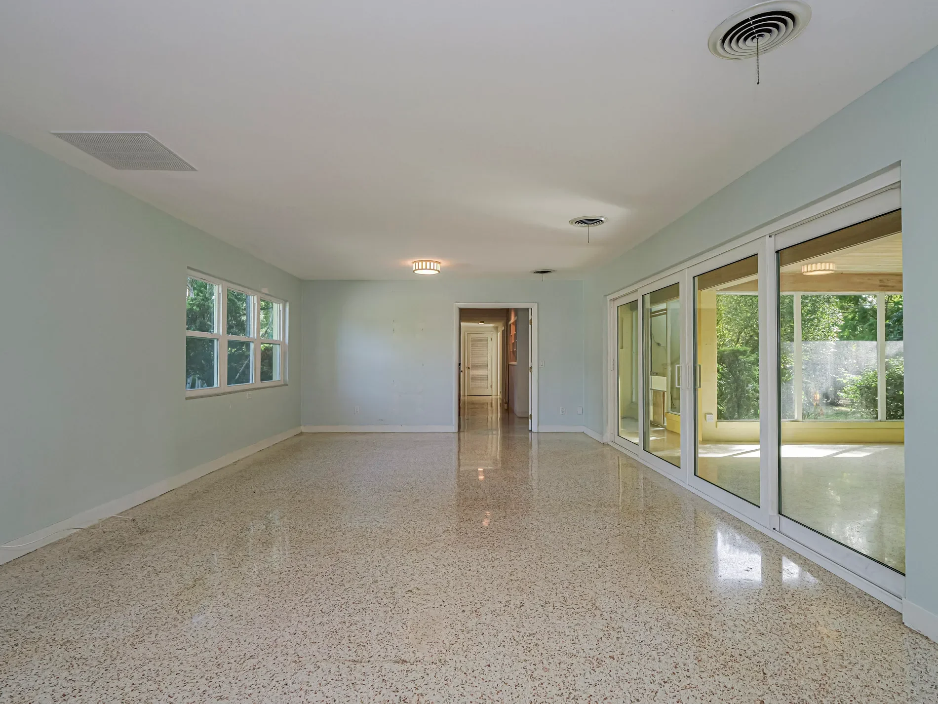 975 25th Street , Vero Beach, FL 32960, Vero Beach, Florida, United States. - Photo 3