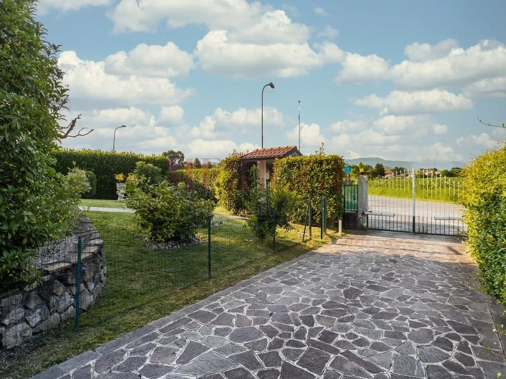 Via Thomas Alva Edison, Lomagna, Lombardy, Italy. - Photo 7