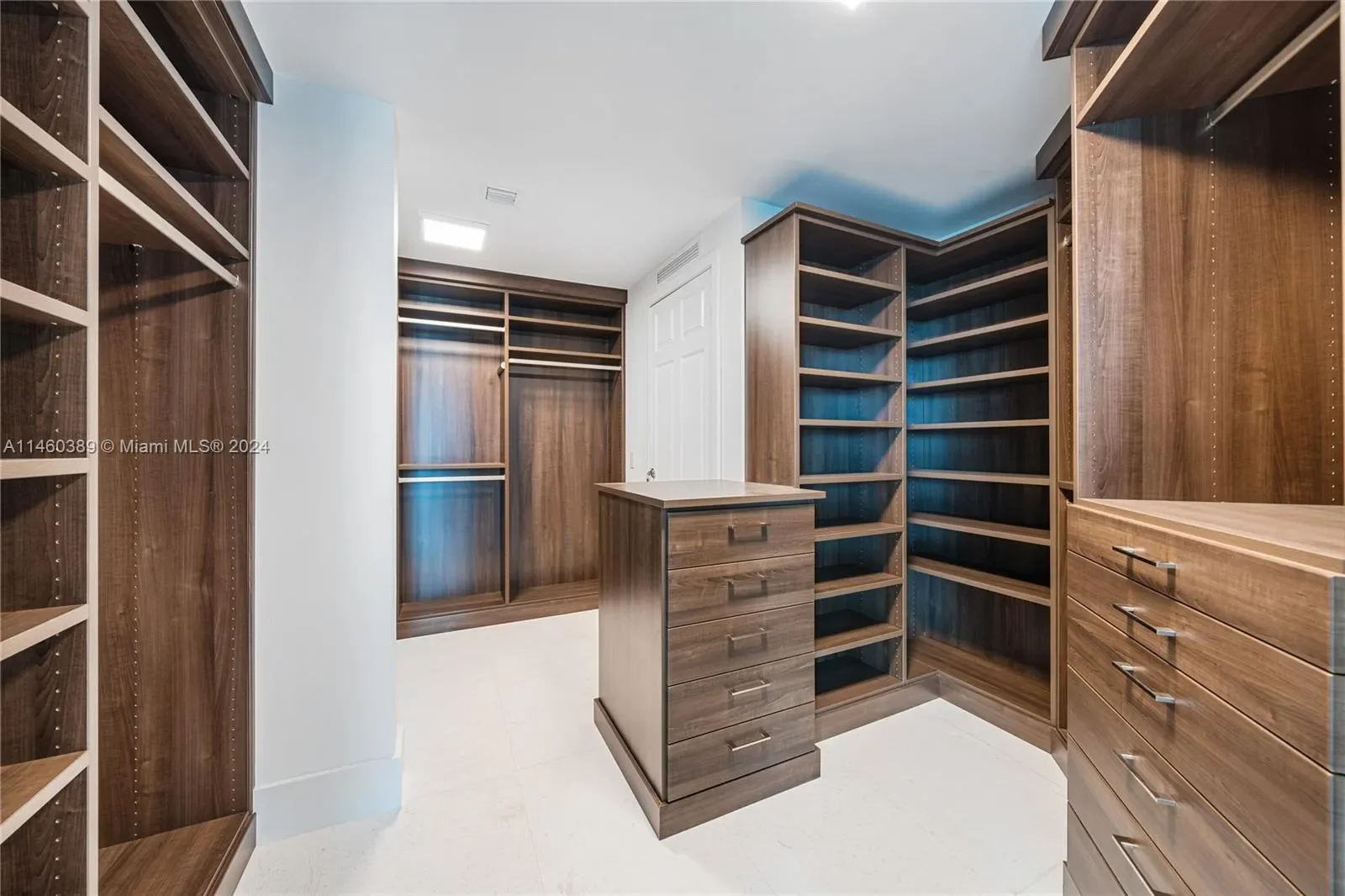 1643 Brickell Ave, #PH4902, Miami, Florida, United States. - Photo 28