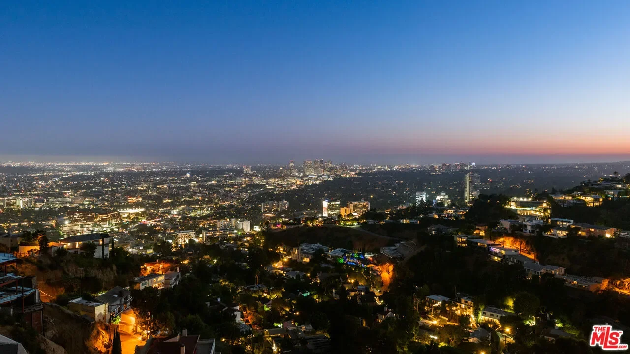 1600 Viewmont Dr, Los Angeles, California, United States. - Photo 5