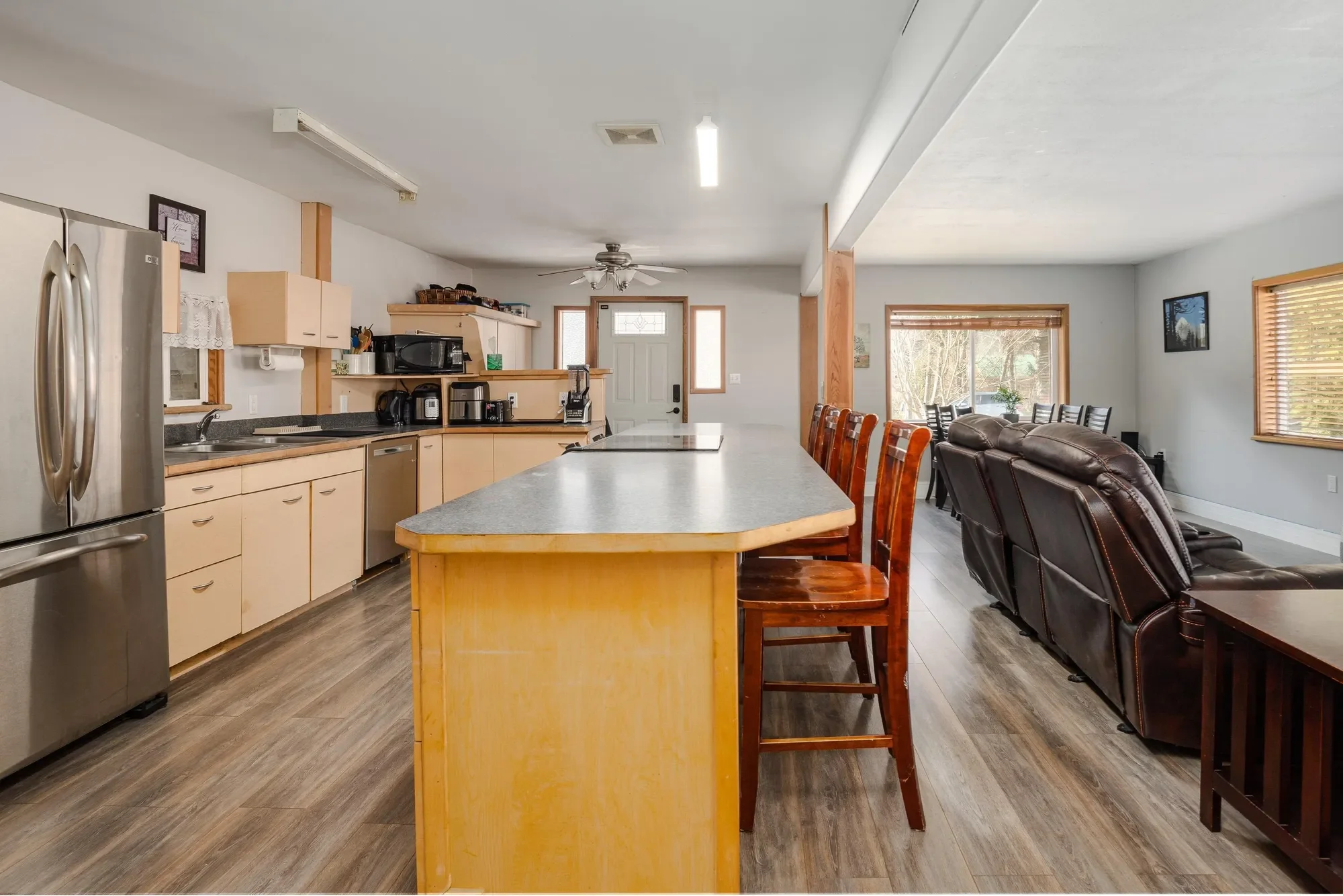 23 Bracken Parkway, Squamish, British Columbia, Canada. - Photo 1