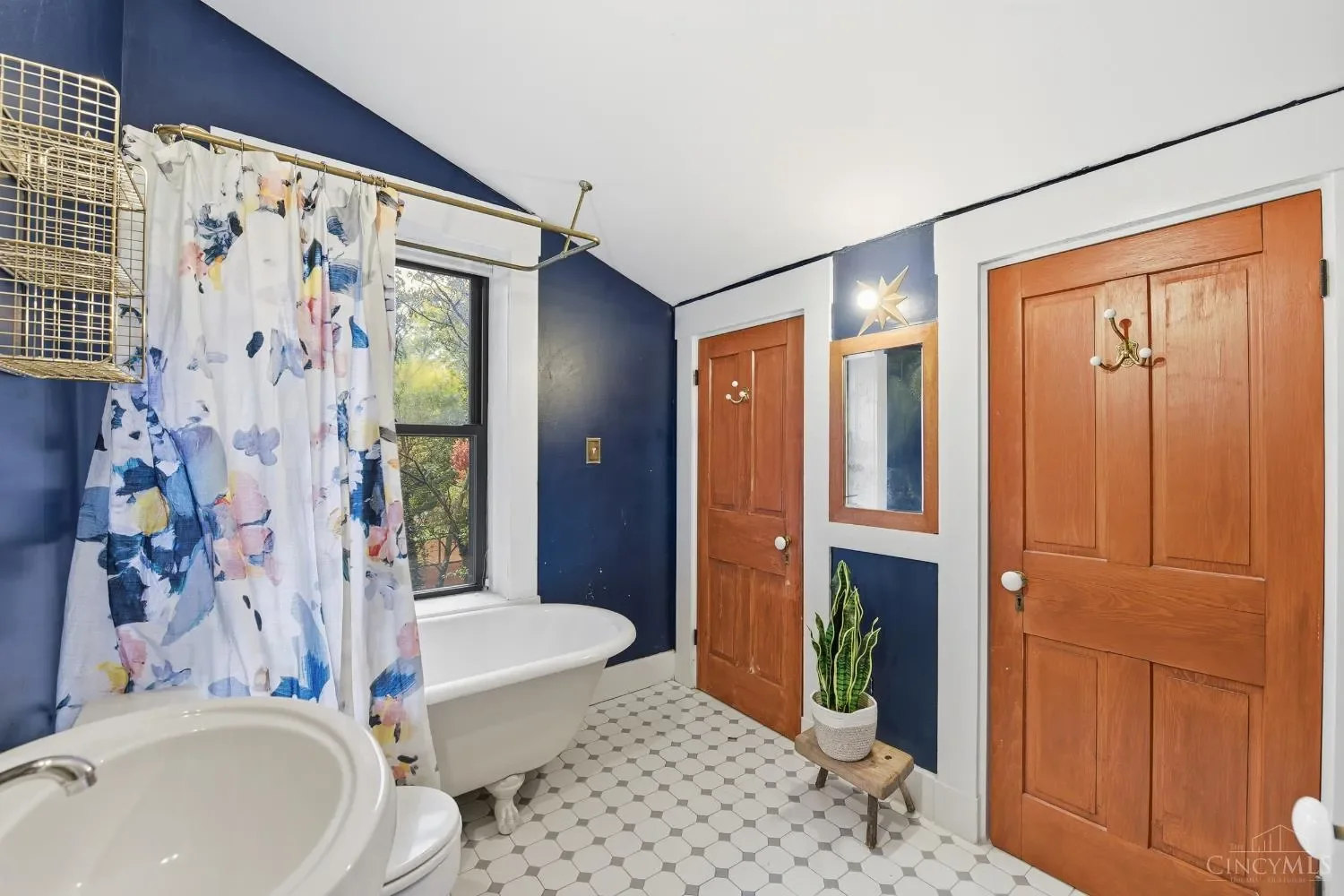 408 Boal Street, Cincinnati, OH 45202, Cincinnati, Ohio, United States. - Photo 2